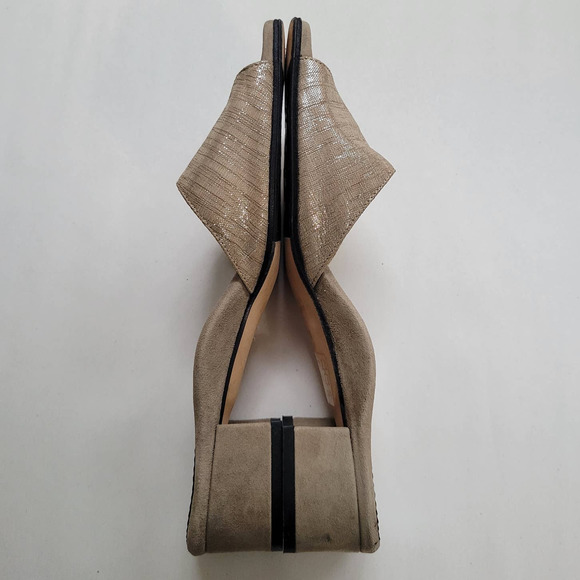 Taryn Rose Slip On Gold Sandals - Picture 6 of 9